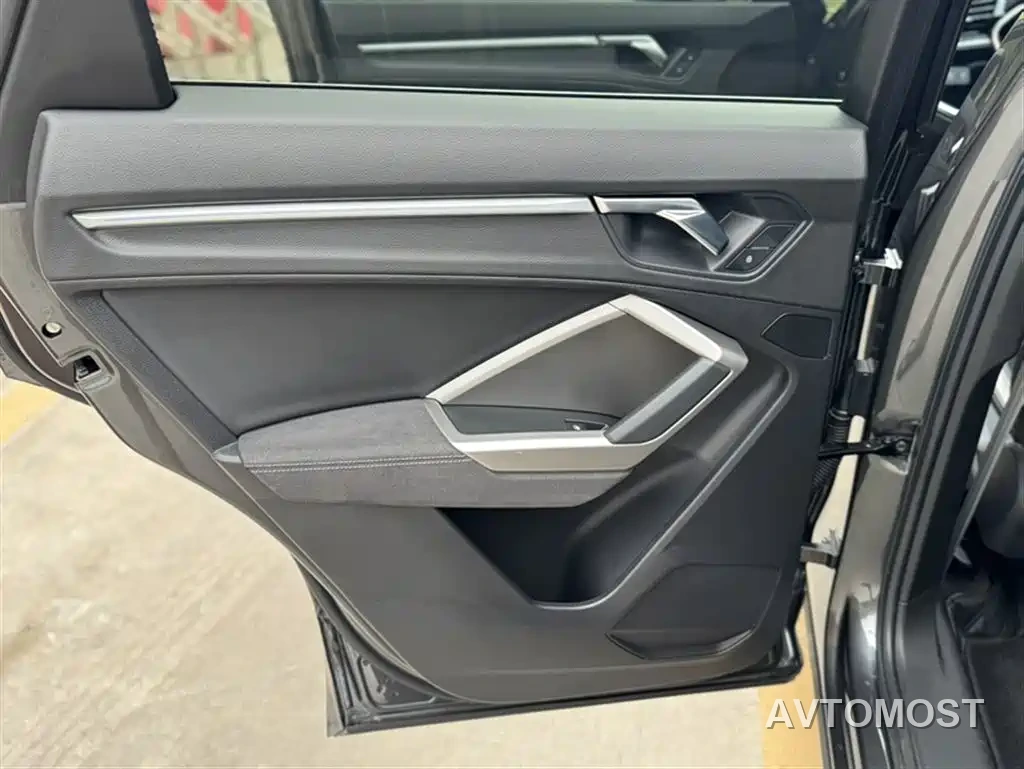 Audi Q3 2022 45 TFSI quattro Fashion Dynamic — фото 18