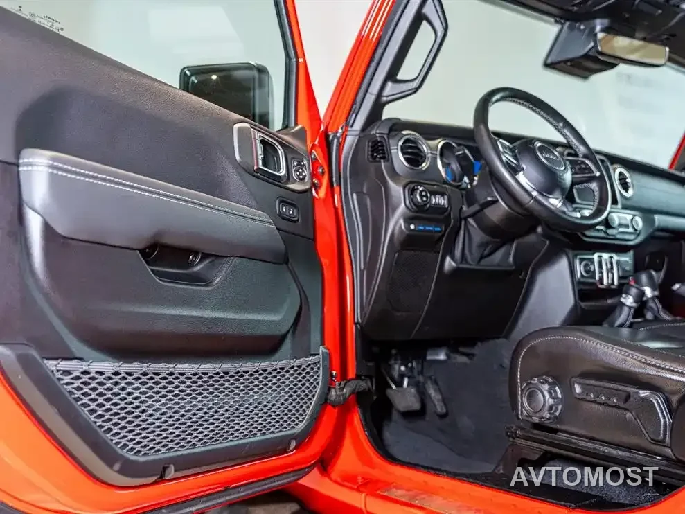 Jeep Wrangler 4xe 2021 4-Door 2.0T 4xe Sahara — фото 6