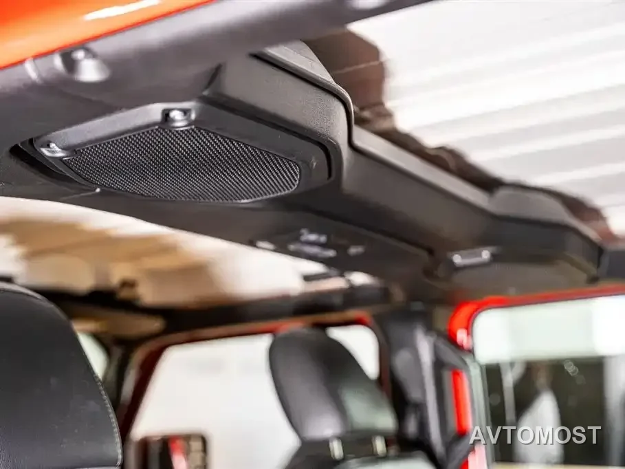 Jeep Wrangler 4xe 2021 4-Door 2.0T 4xe Sahara — фото 11