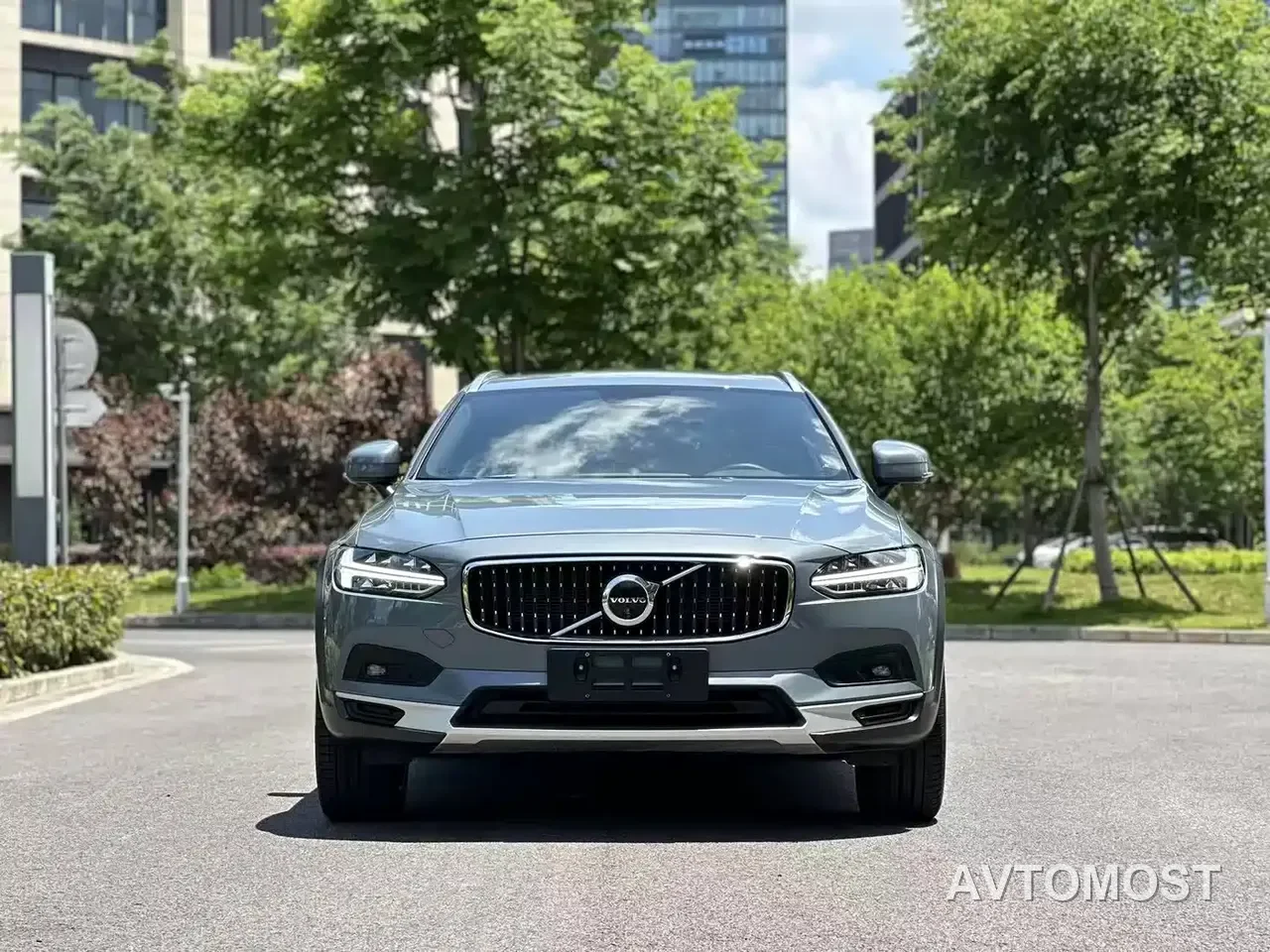 Volvo V90 2022 Cross Country B5 AWD Inscription — фото 2