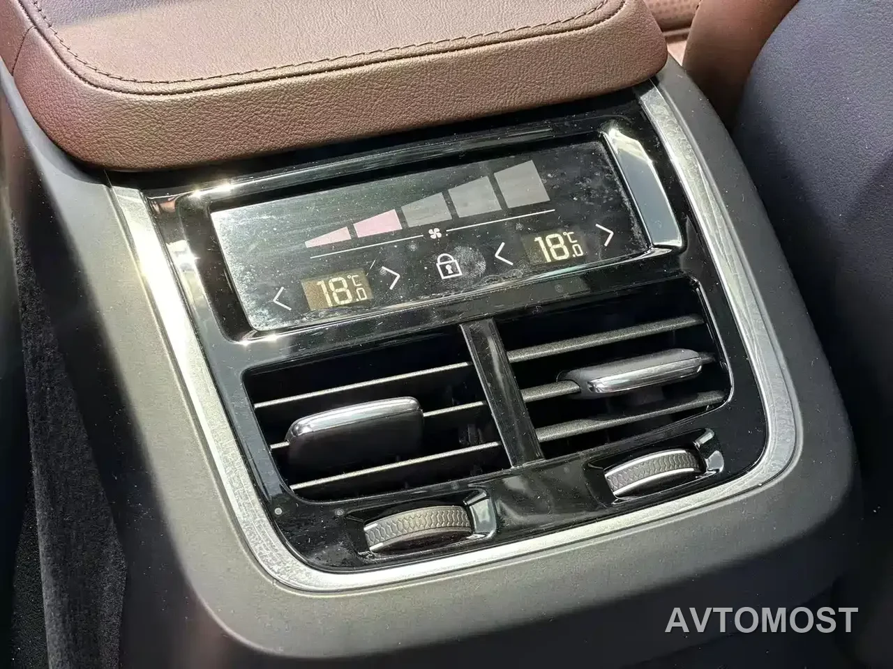 Volvo V90 2022 Cross Country B5 AWD Inscription — фото 11