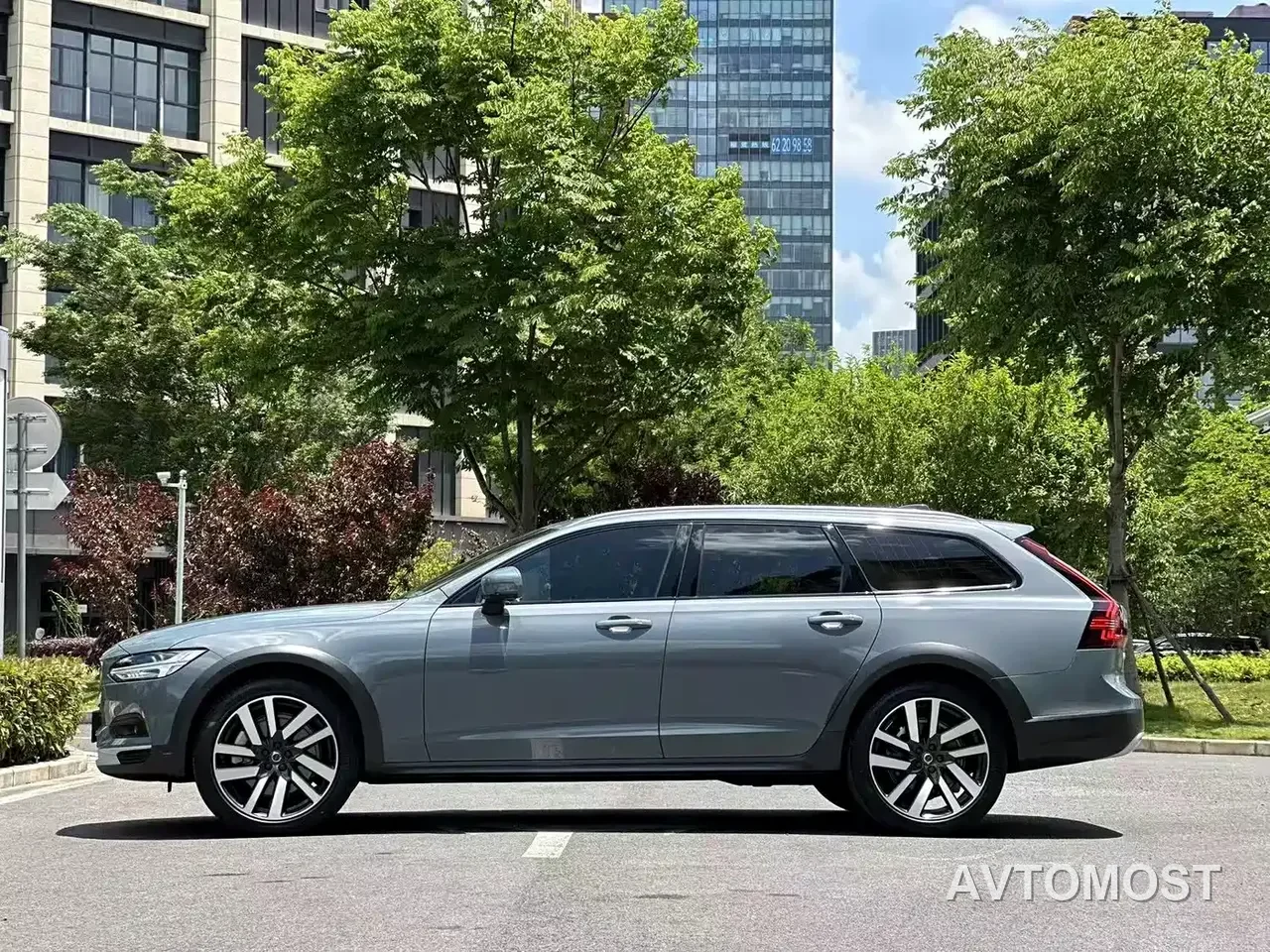 Volvo V90 2022 Cross Country B5 AWD Inscription — фото 14