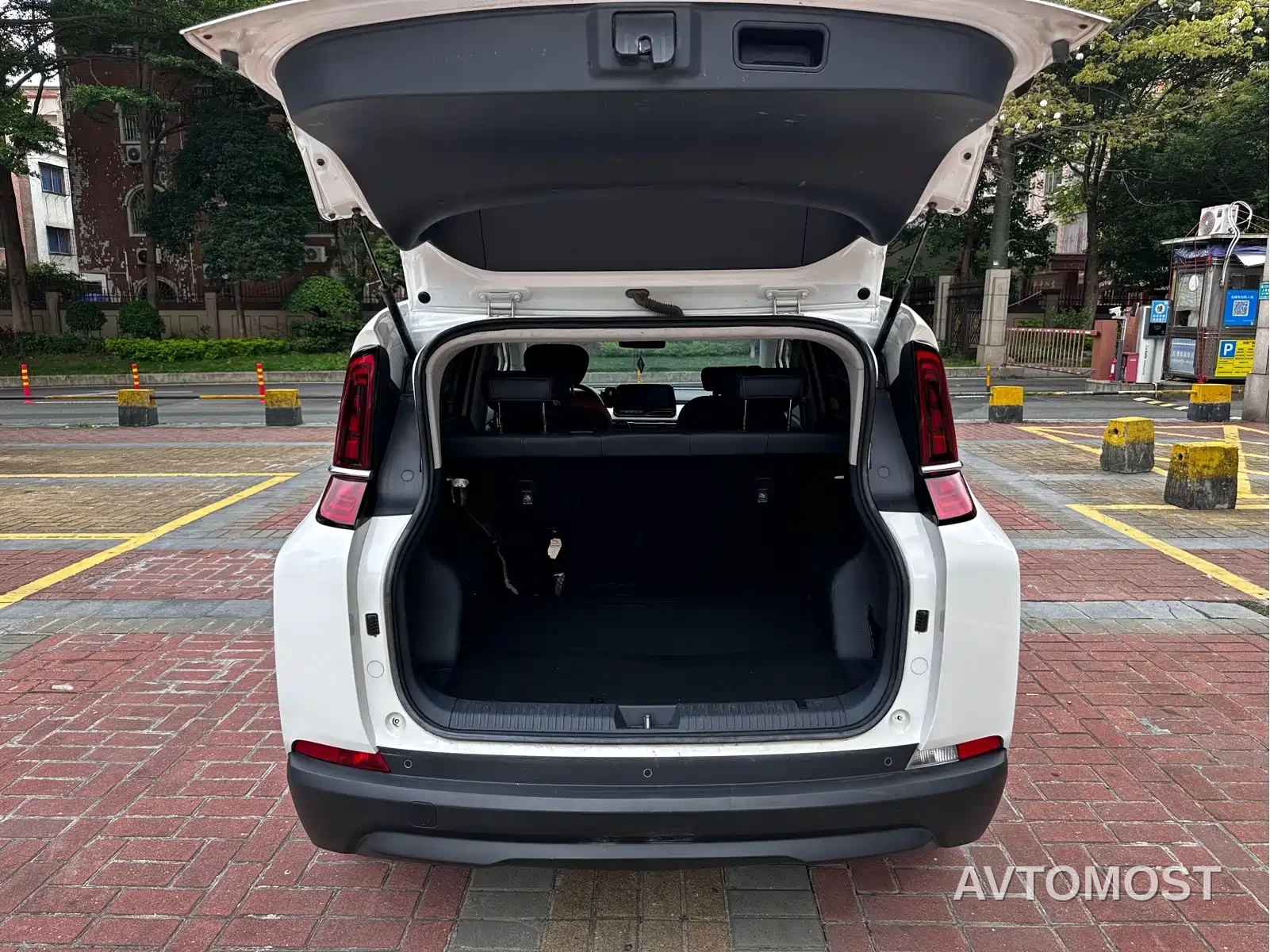 Besturn Bestune NAT 2022 Comfort Ride Edition 100kW 419km — фото 12
