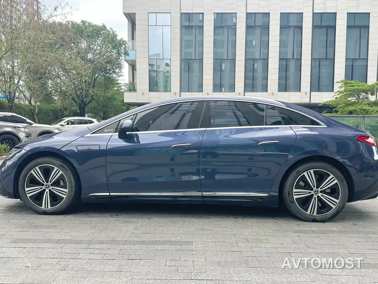 Mercedes-Benz EQE 2022 350 Luxury Edition — фото 2