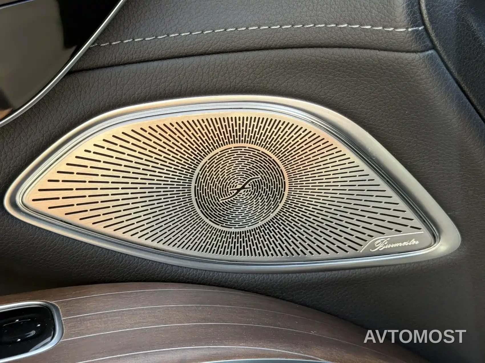 Mercedes-Benz EQS SUV 2023 450 4MATIC Pioneer Edition — фото 11