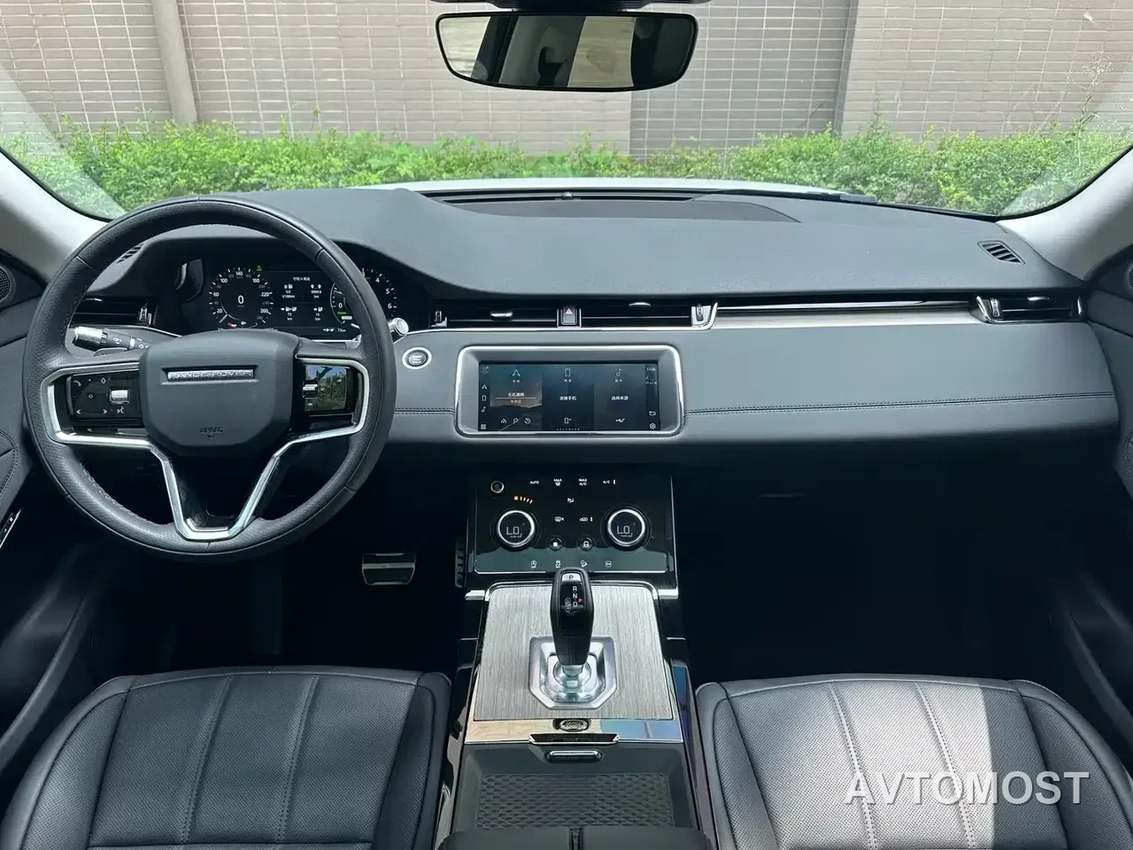 Land Rover Range Rover Evoque New Energy 2022 Range Rover Evoque L P300e Plug-in Hybrid — фото 8
