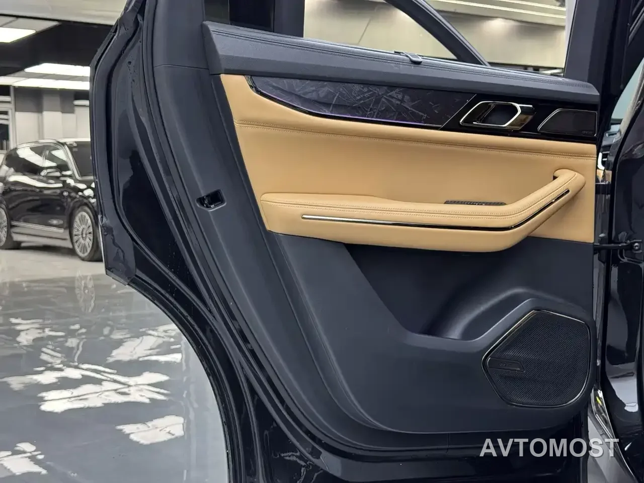 Lynk & Co 09 EM-P 2021 2.0T PHEV Halo 6-seater — фото 18