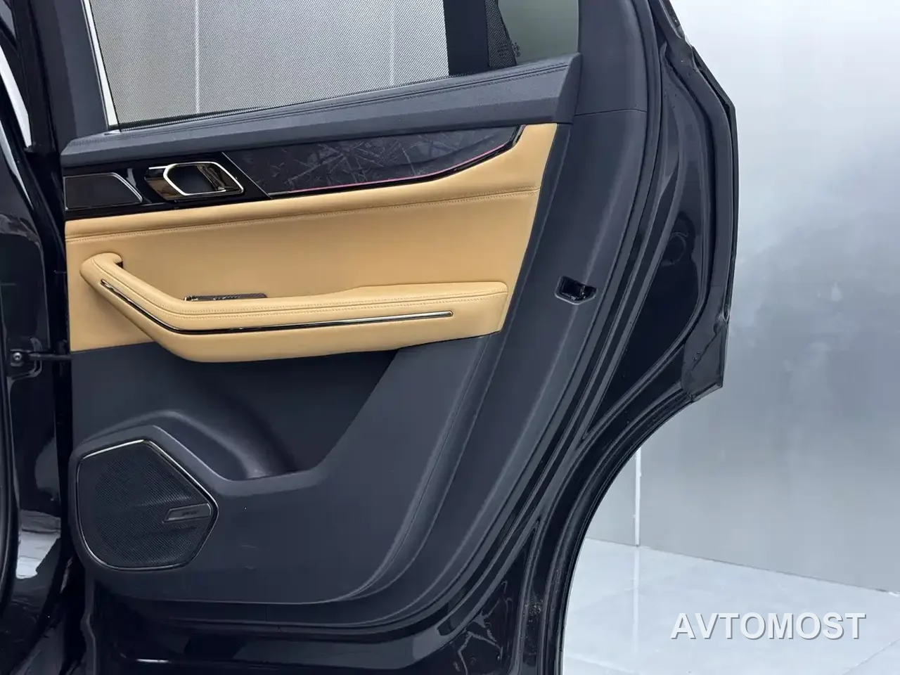 Lynk & Co 09 EM-P 2021 2.0T PHEV Halo 6-seater — фото 20