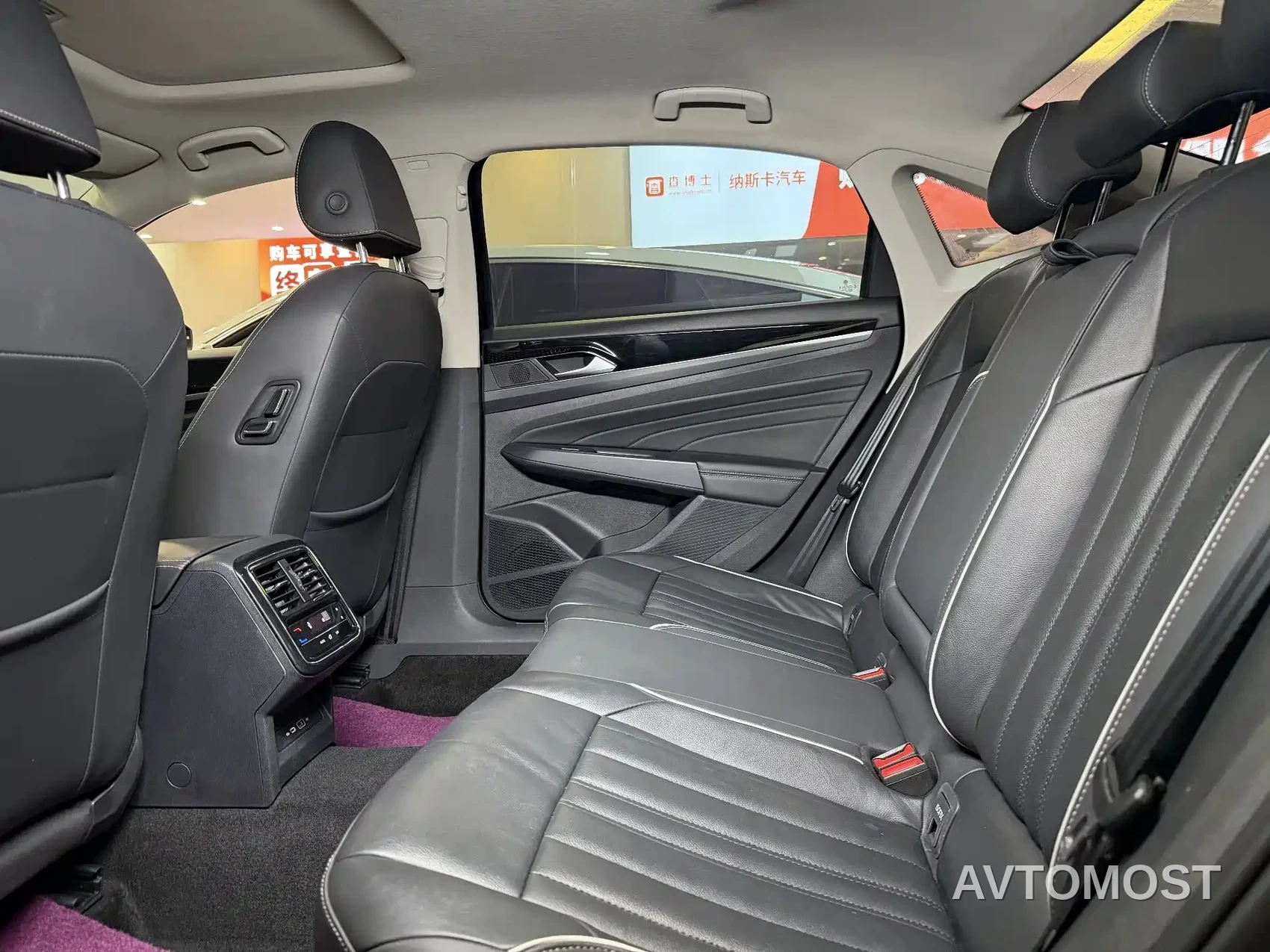 Volkswagen Passat 2023 280TSI Elite Edition — фото 12