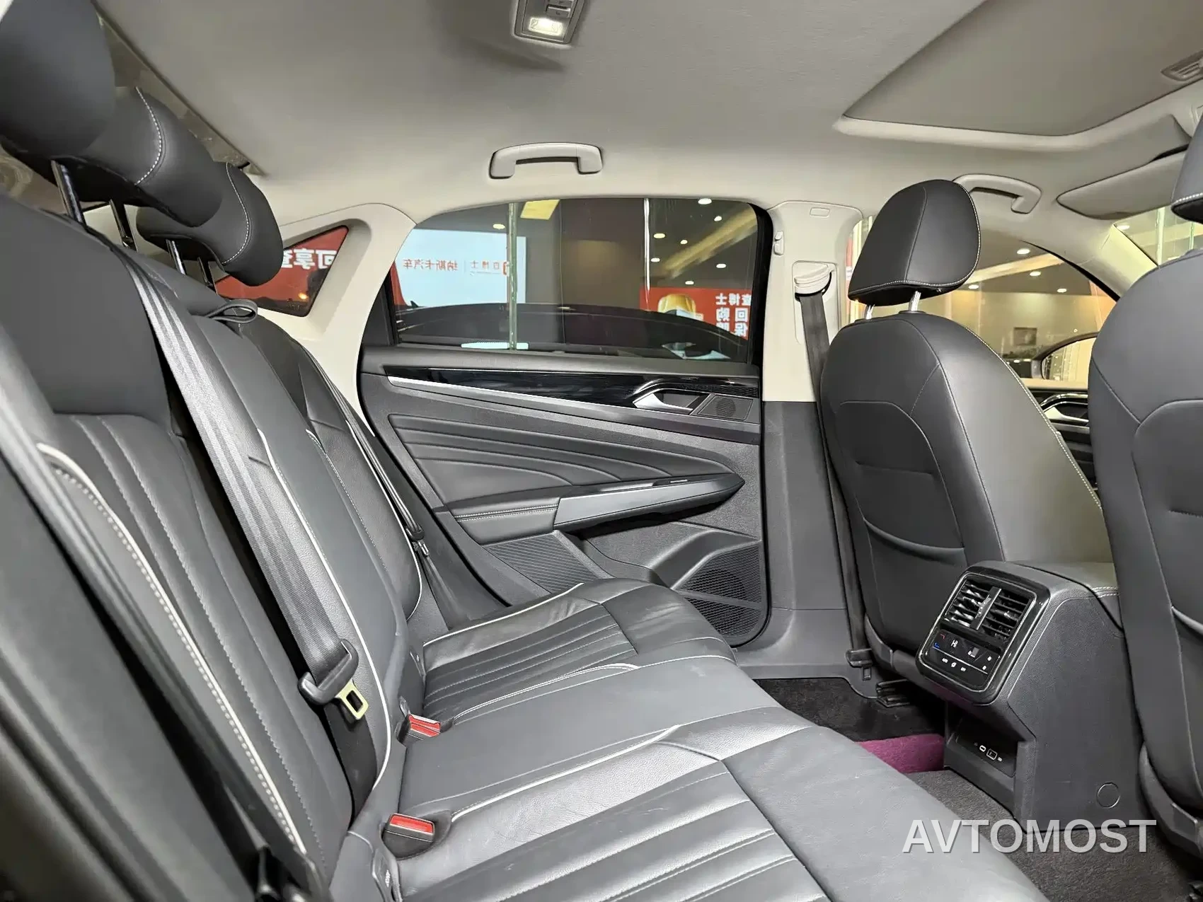 Volkswagen Passat 2023 280TSI Elite Edition — фото 16