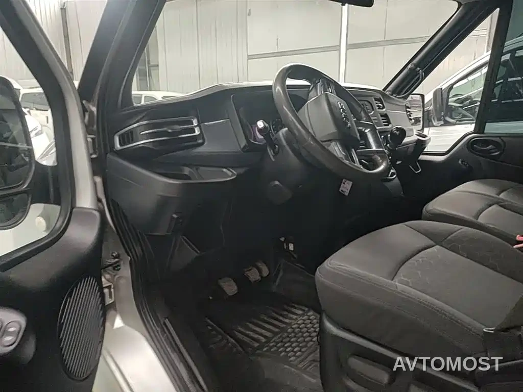 Jiangling JMC Fushun 2022 2.0T Manual Multi-purpose Passenger Vehicle Short Wheelbase Low Roof 6-seater — фото 8