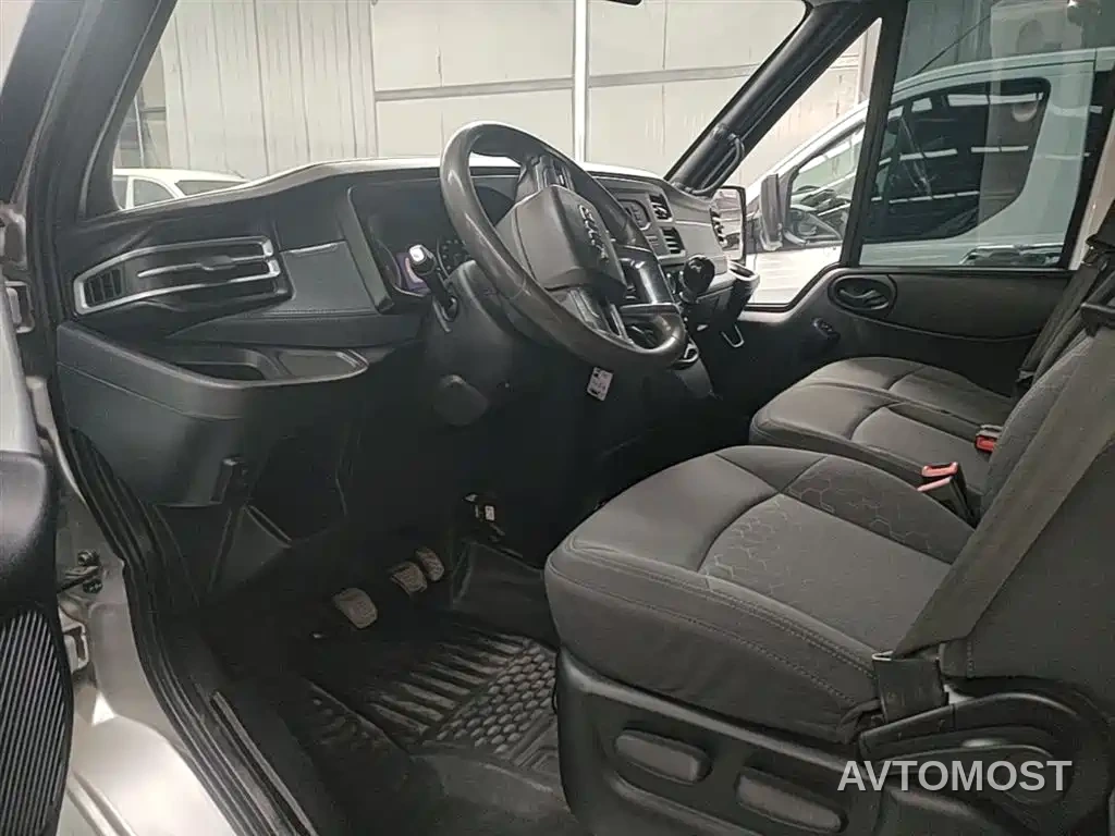 Jiangling JMC Fushun 2022 2.0T Manual Multi-purpose Passenger Vehicle Short Wheelbase Low Roof 6-seater — фото 9
