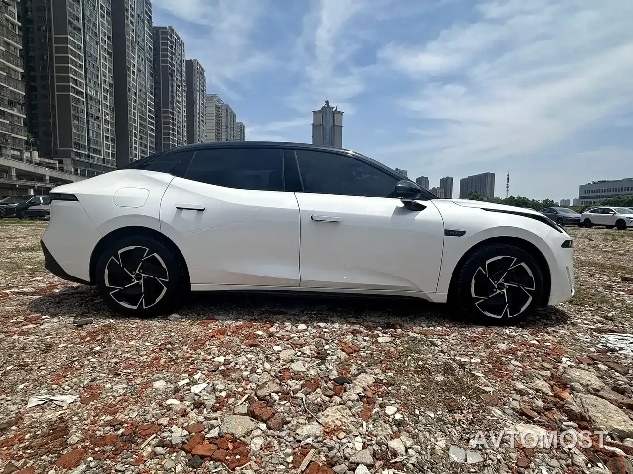 Lynk & Co 07 EM-P 2024 EM-P 126 Long Range Pro — фото 4