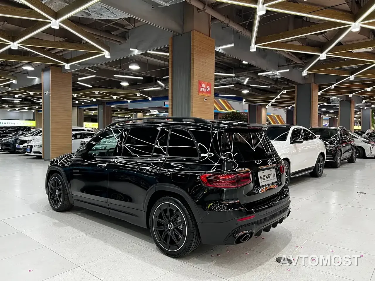 Mercedes-Benz GLB AMG 2024 AMG GLB 35 4MATIC — фото 3