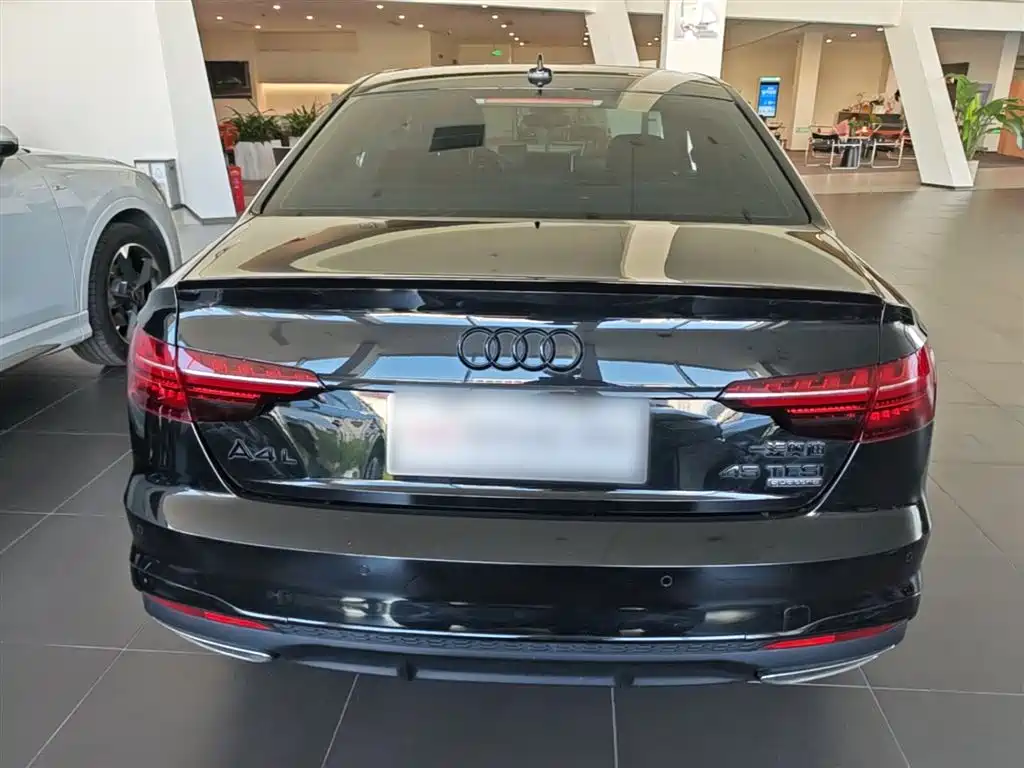 Audi A4L 2023 45 TFSI quattro Premium Sport — фото 6