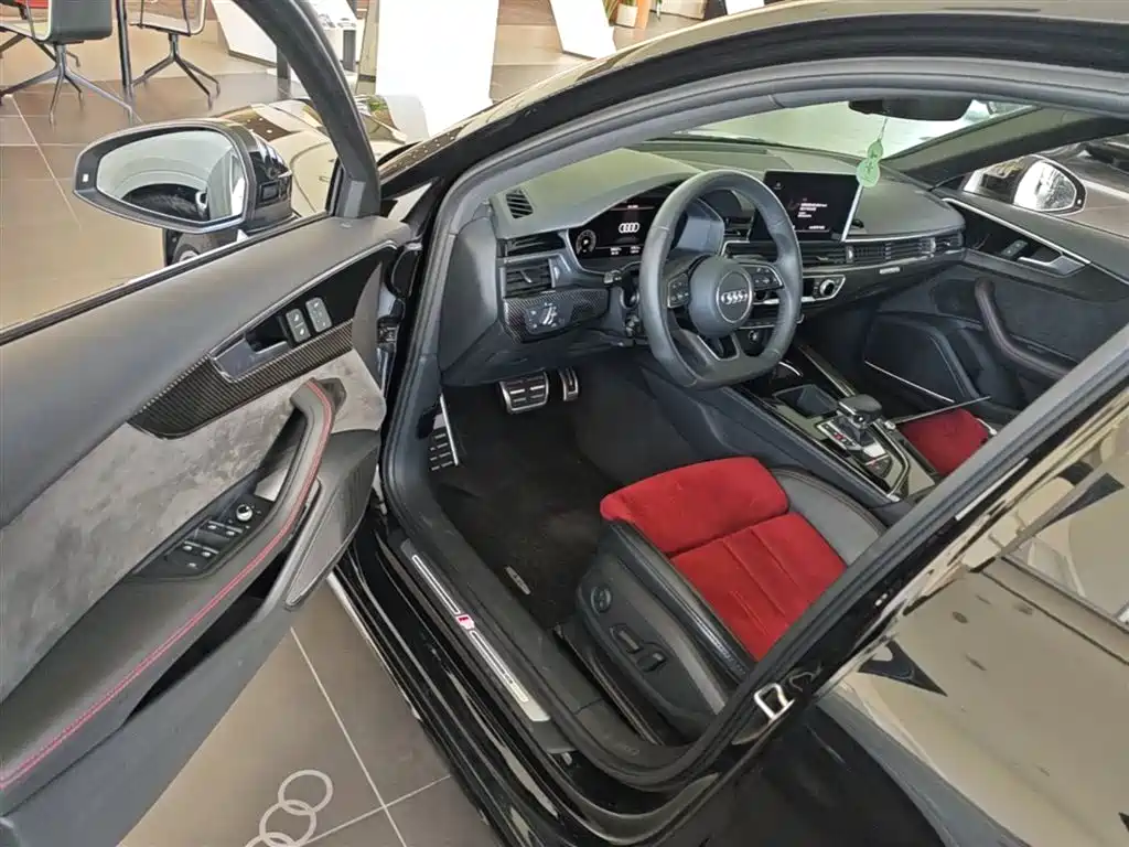 Audi A4L 2023 45 TFSI quattro Premium Sport — фото 16