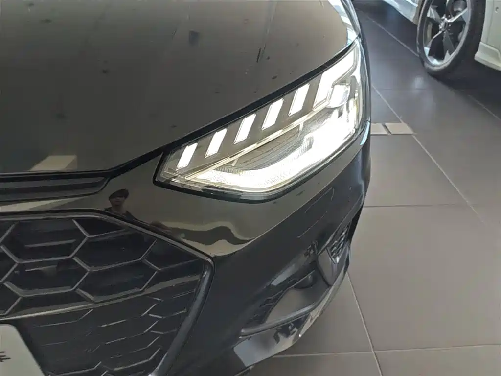 Audi A4L 2023 45 TFSI quattro Premium Sport — фото 24