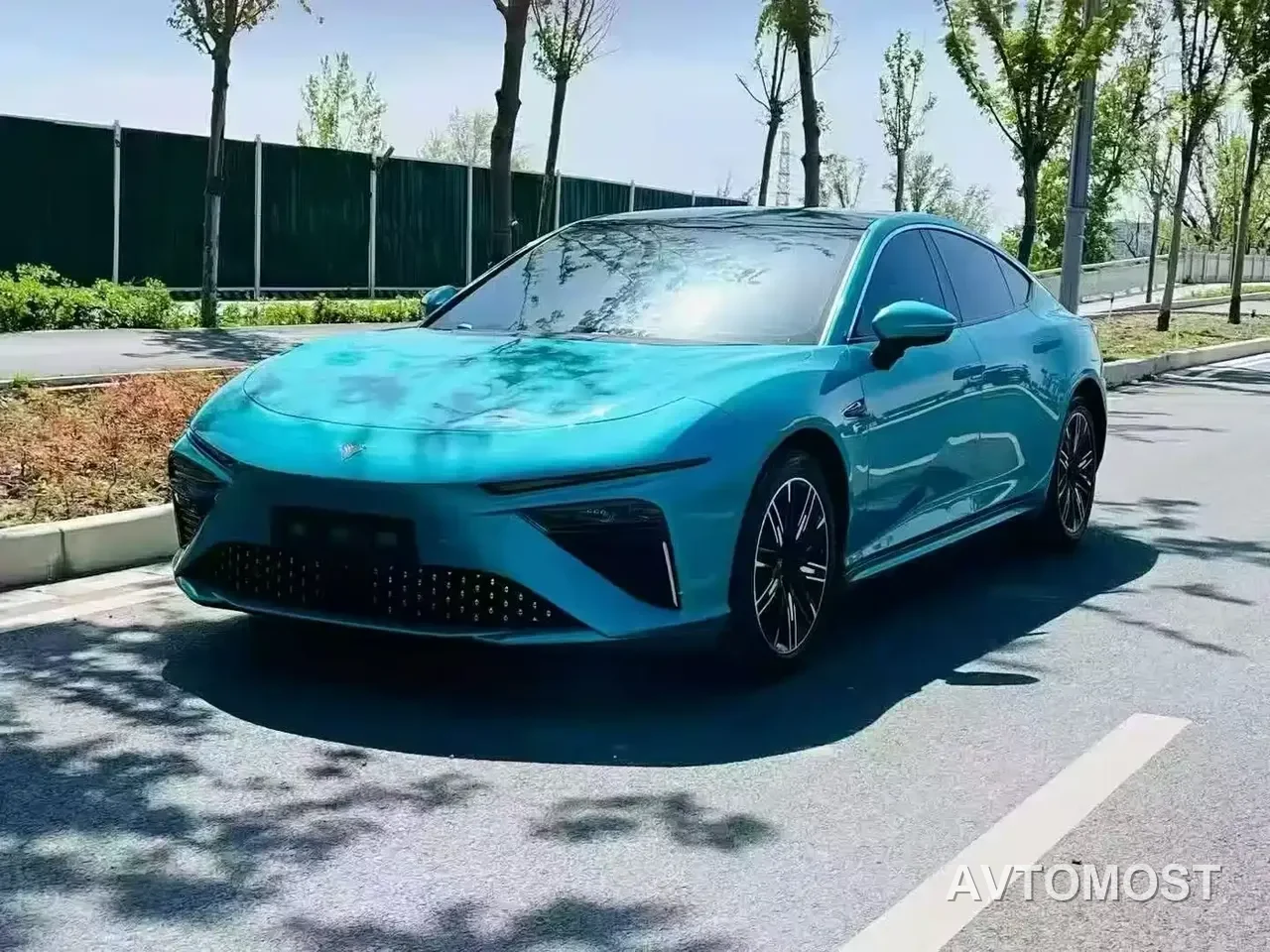 Nezha S 2022 Model Extended Range 1160km RWD Medium Edition — фото 5