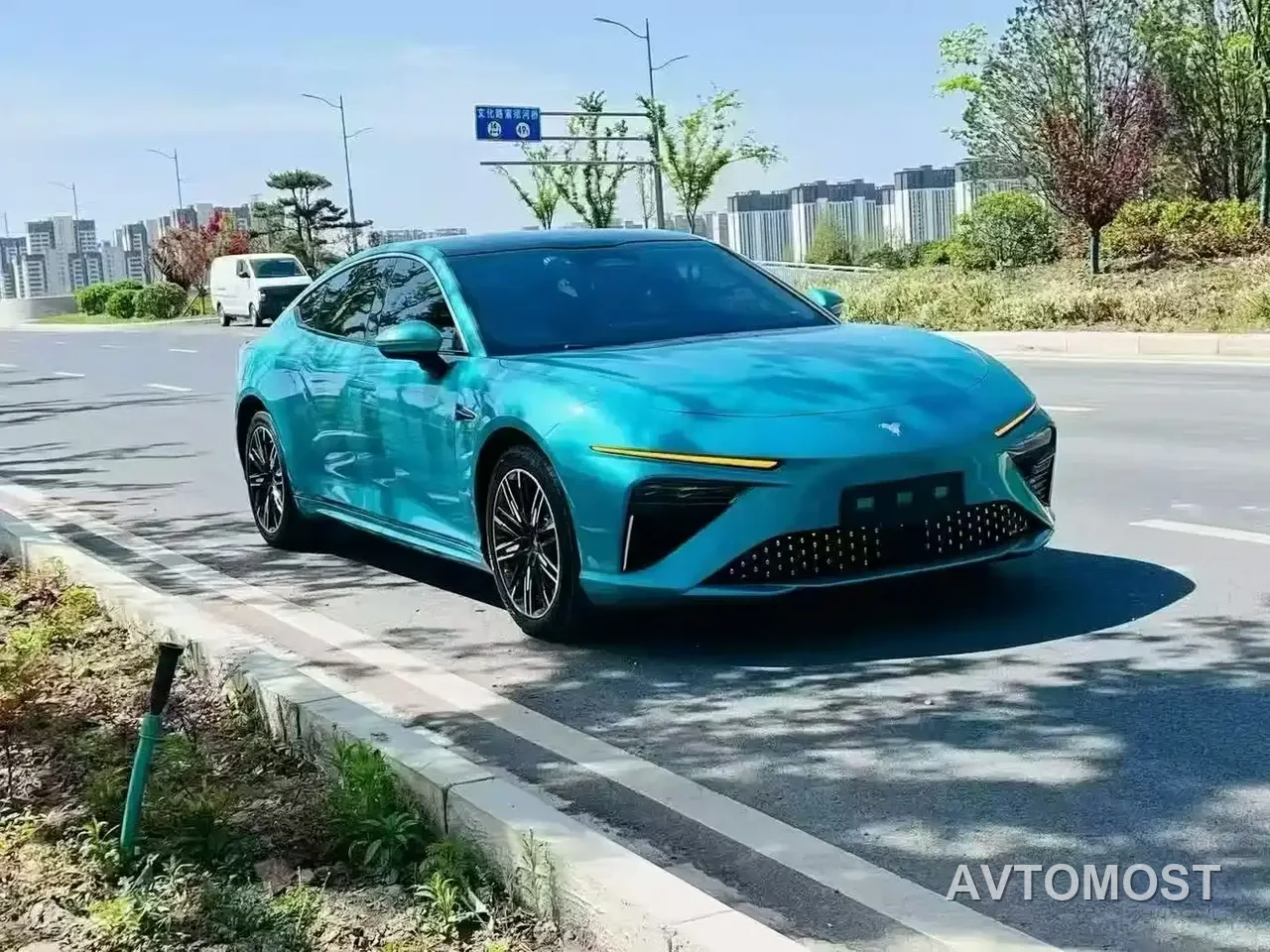 Nezha S 2022 Model Extended Range 1160km RWD Medium Edition — фото 2