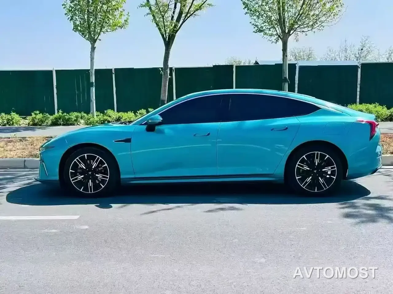Nezha S 2022 Model Extended Range 1160km RWD Medium Edition — фото 7