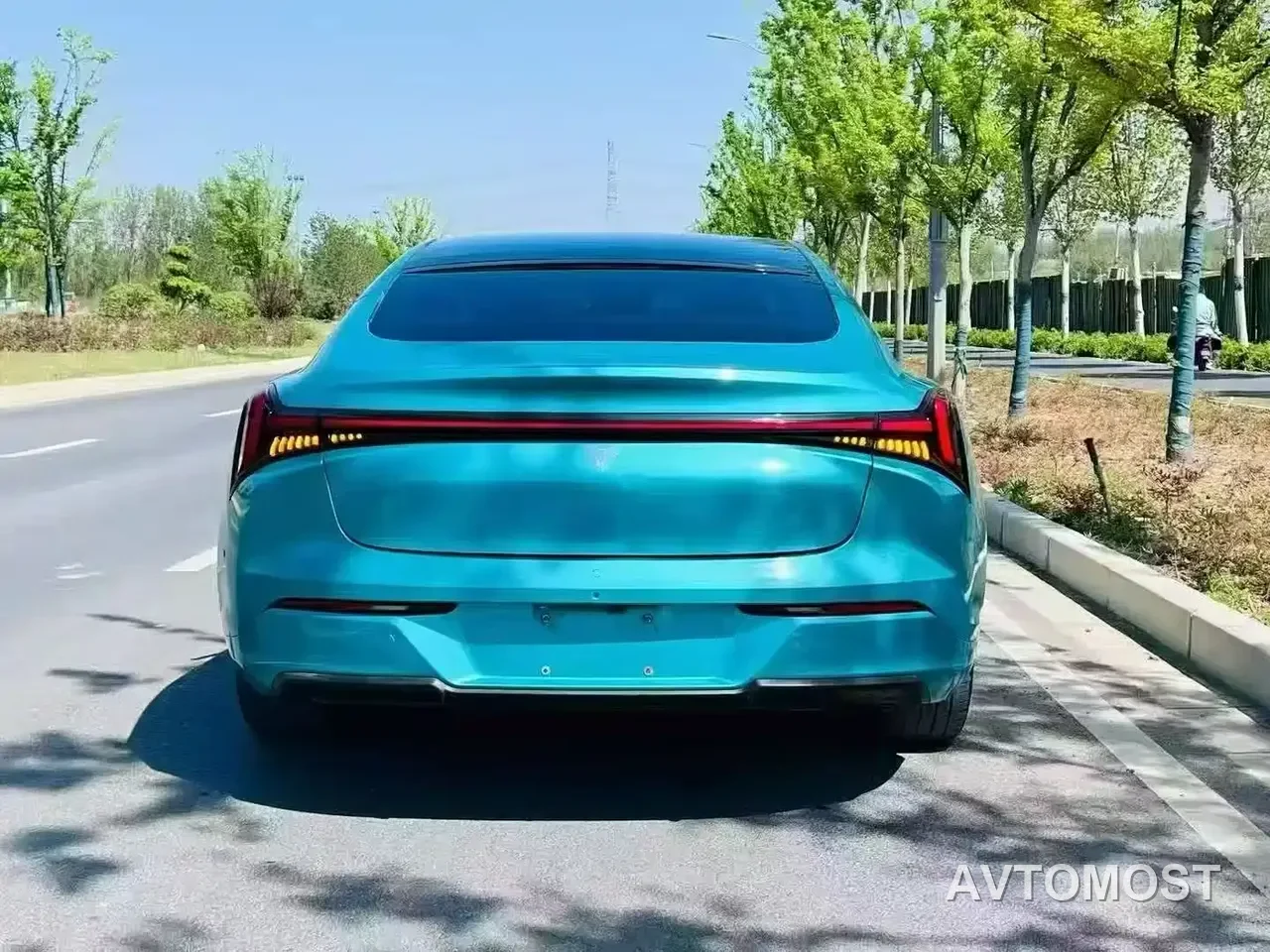Nezha S 2022 Model Extended Range 1160km RWD Medium Edition — фото 6