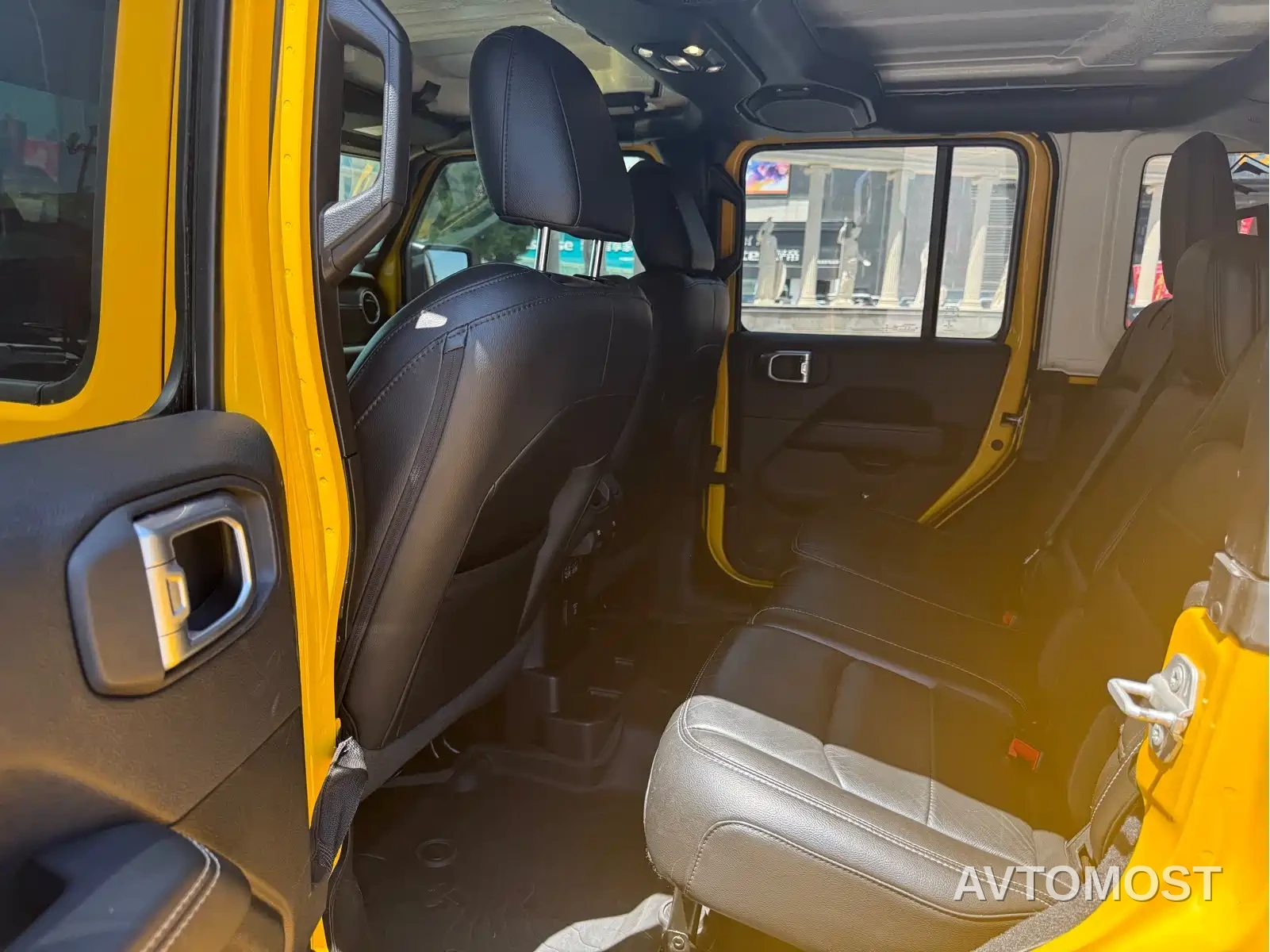 Jeep Wrangler 2021 2.0T Sahara Four-Door — фото 5