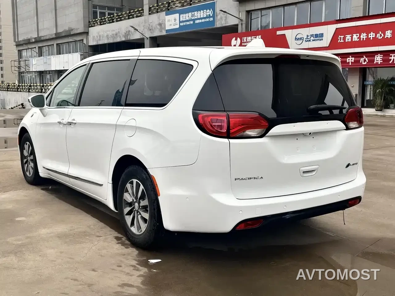 Chrysler Grand Caravan PHEV (Import) 2019 3.6L Plug-in Hybrid — фото 3