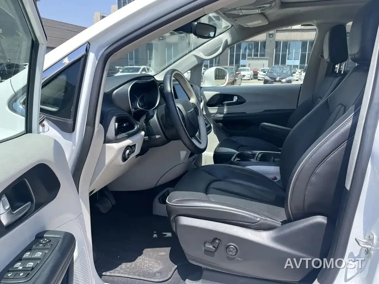 Chrysler Grand Caravan PHEV (Import) 2019 3.6L Plug-in Hybrid — фото 8