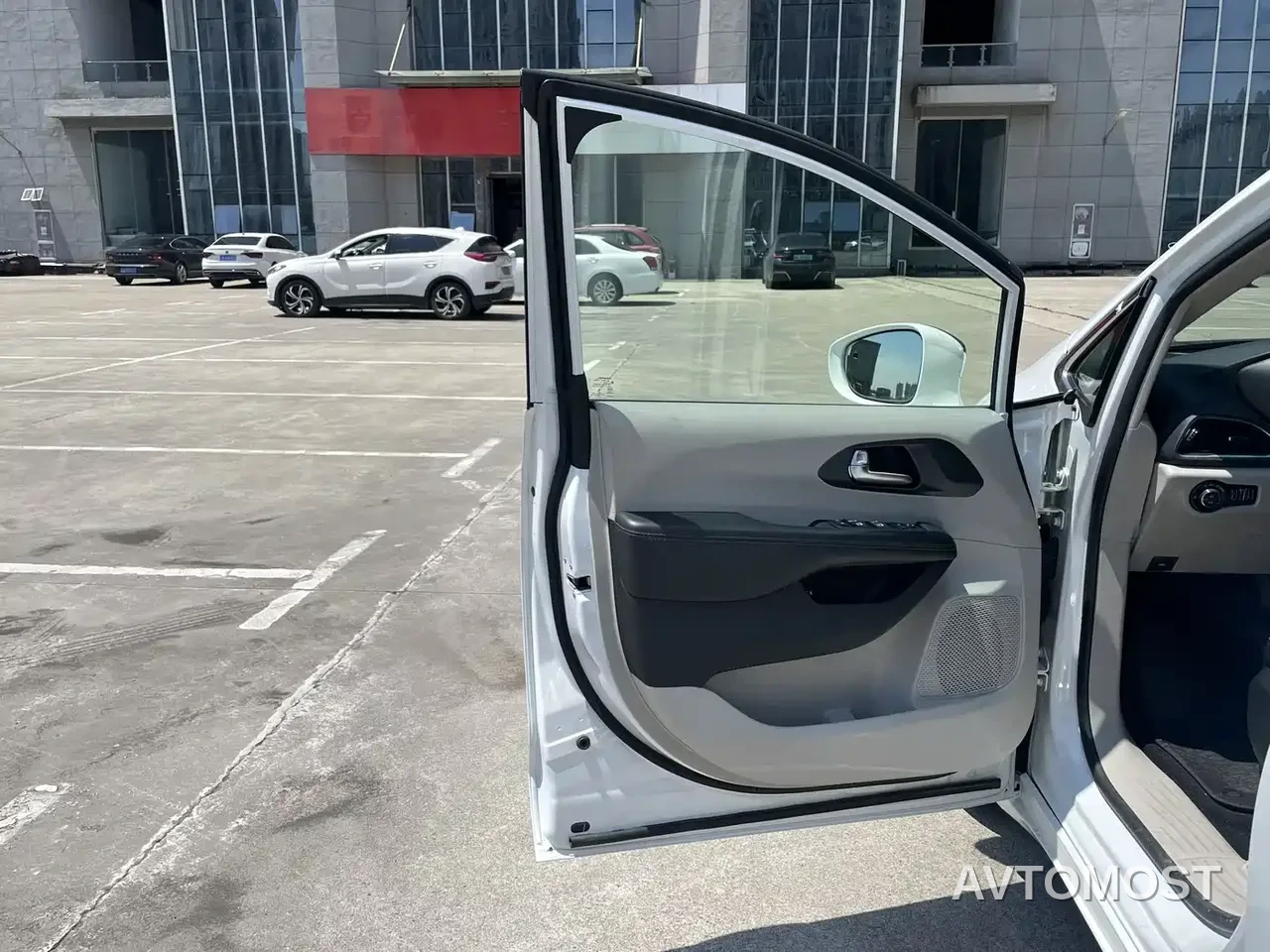 Chrysler Grand Caravan PHEV (Import) 2019 3.6L Plug-in Hybrid — фото 9