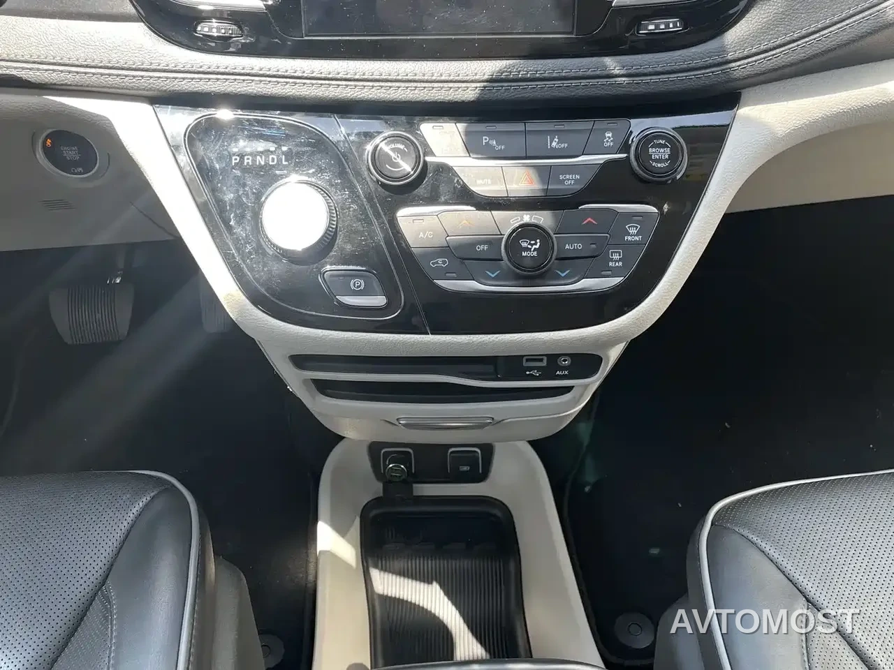 Chrysler Grand Caravan PHEV (Import) 2019 3.6L Plug-in Hybrid — фото 12