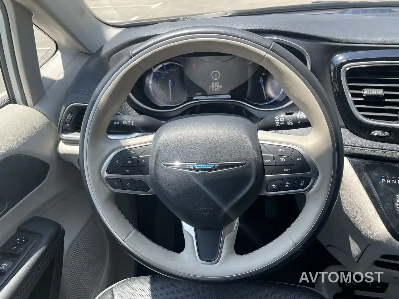 Chrysler Grand Caravan PHEV (Import) 2019 3.6L Plug-in Hybrid — фото 13