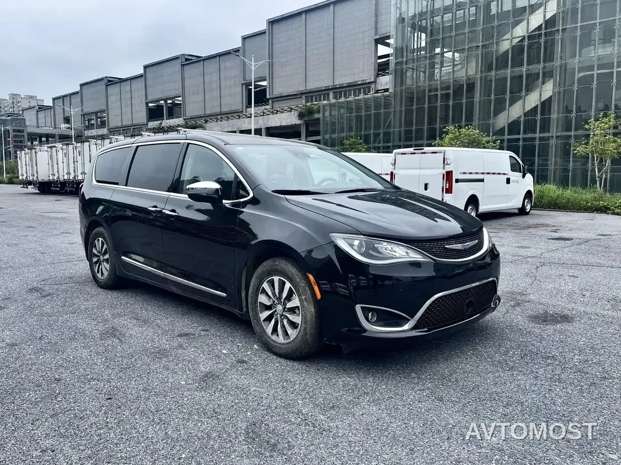 Chrysler Grand Caravan PHEV (Import) 2019 3.6L Plug-in Hybrid — фото 2