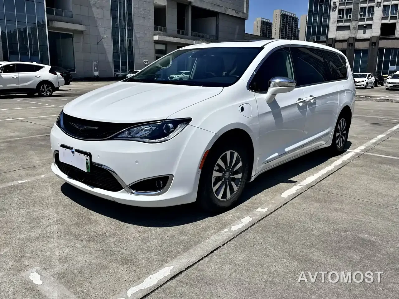 Chrysler Grand Caravan PHEV (Import) 2019 3.6L Plug-in Hybrid — фото 1