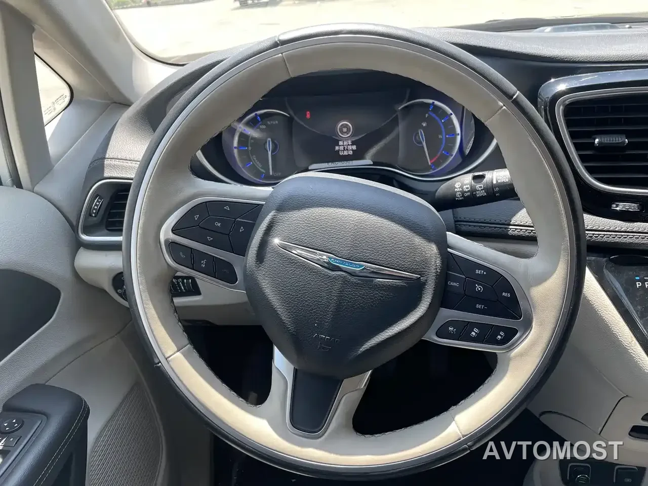 Chrysler Grand Caravan PHEV (Import) 2019 3.6L Plug-in Hybrid — фото 12