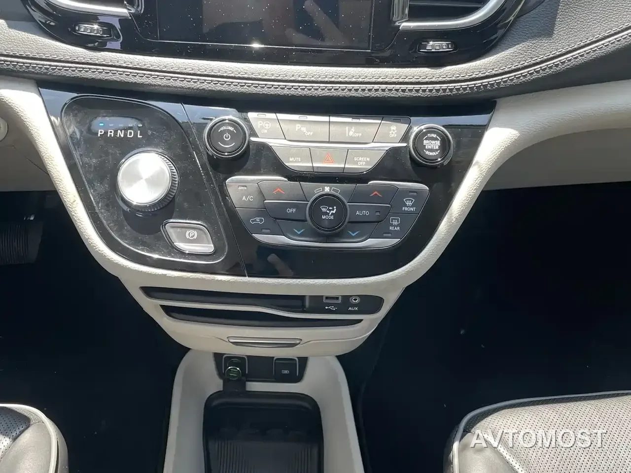 Chrysler Grand Caravan PHEV (Import) 2019 3.6L Plug-in Hybrid — фото 13