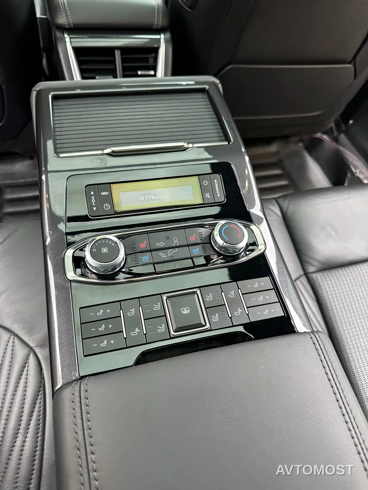 Ford Taurus 2019 EcoBoost 245 Vignale Ultimate Edition — фото 16