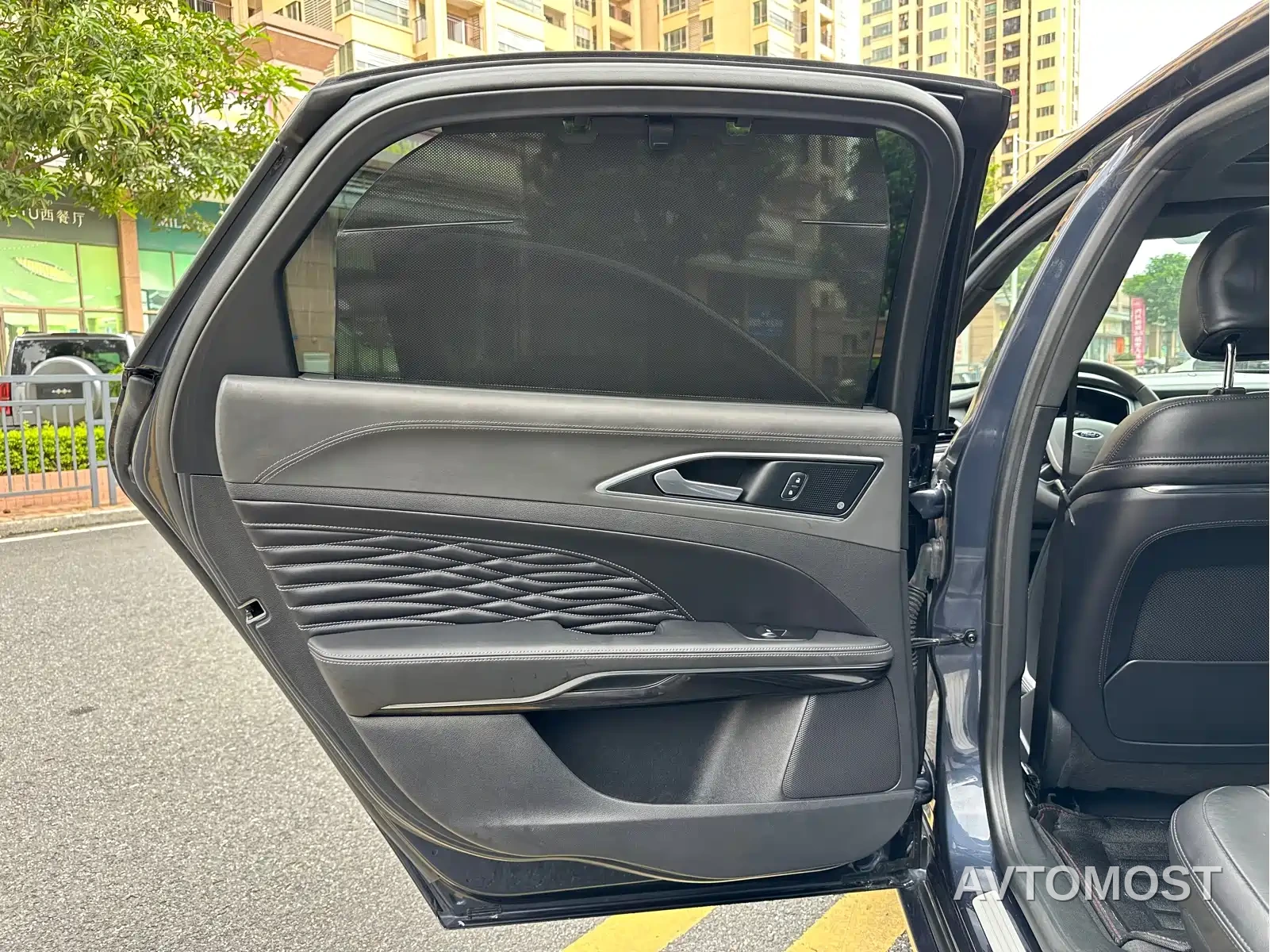 Ford Taurus 2019 EcoBoost 245 Vignale Ultimate Edition — фото 27