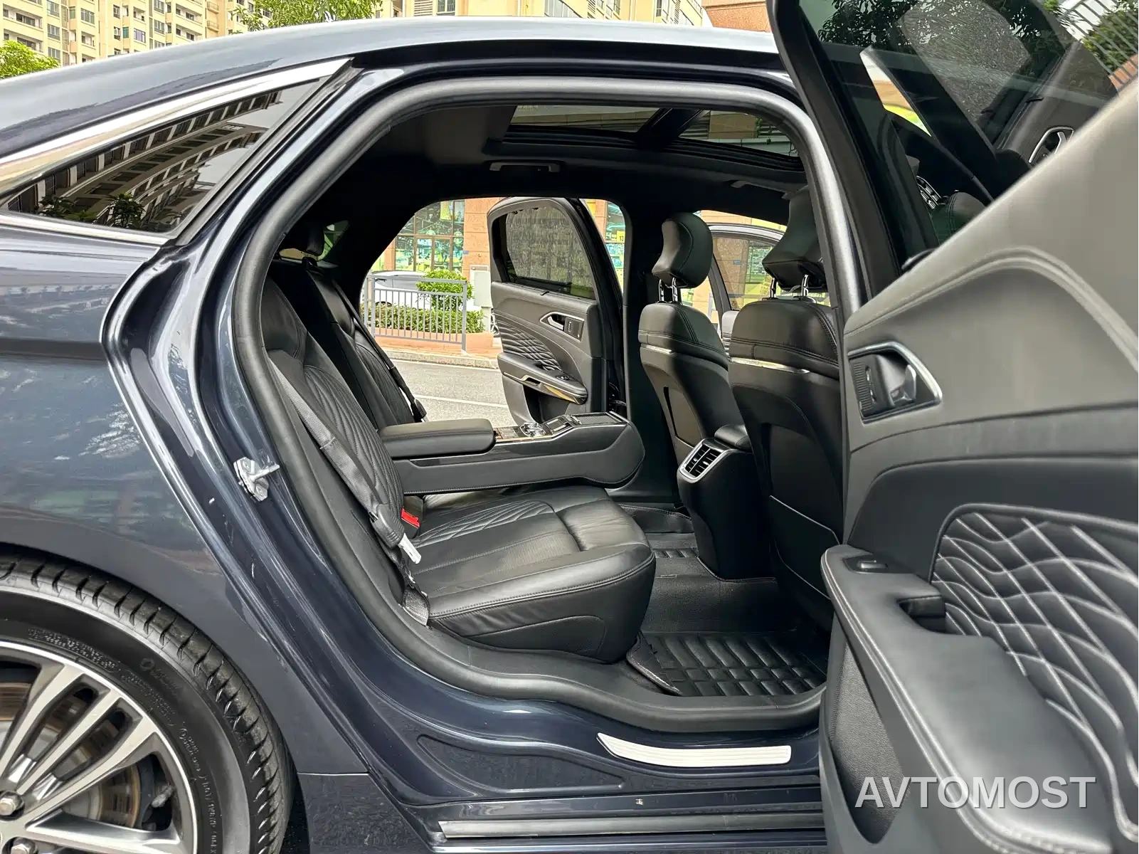 Ford Taurus 2019 EcoBoost 245 Vignale Ultimate Edition — фото 29