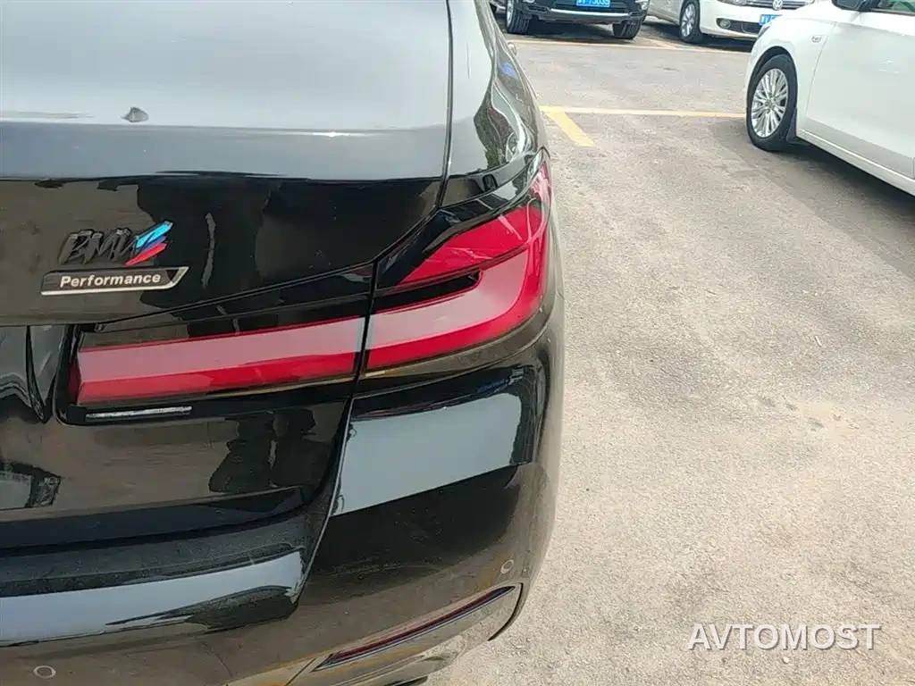 BMW 5 Series 2022 Model Second Facelift 530Li Leading M Sport Package — фото 8