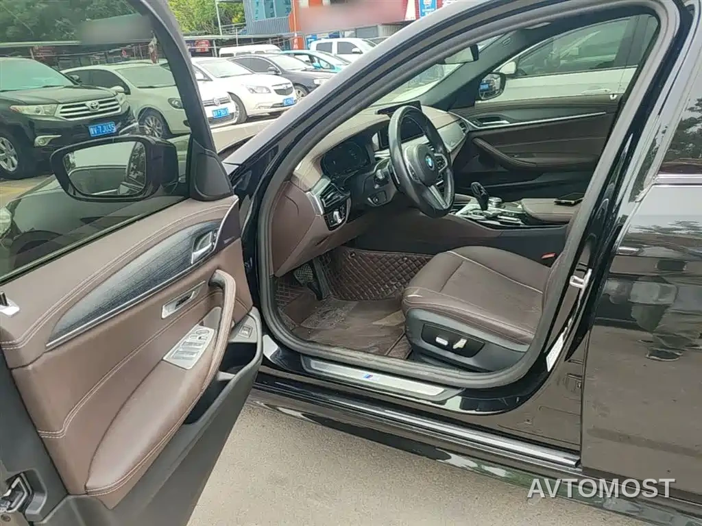 BMW 5 Series 2022 Model Second Facelift 530Li Leading M Sport Package — фото 16