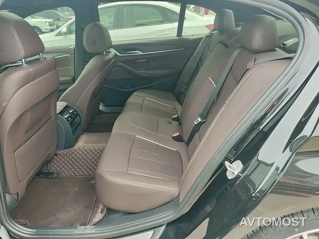 BMW 5 Series 2022 Model Second Facelift 530Li Leading M Sport Package — фото 17