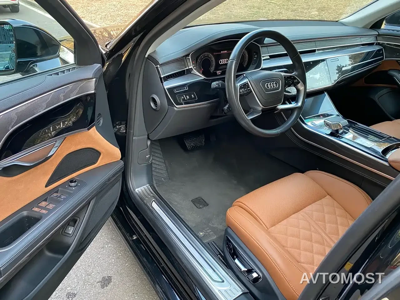 Audi A8 2024 Model A8L 50 TFSI quattro Premium Selection — фото 4