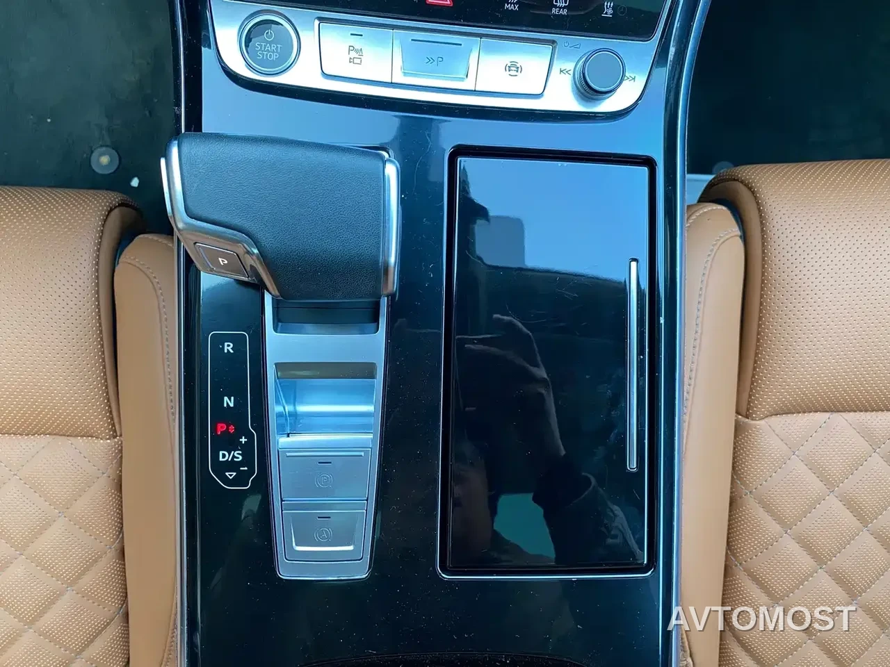 Audi A8 2024 Model A8L 50 TFSI quattro Premium Selection — фото 16