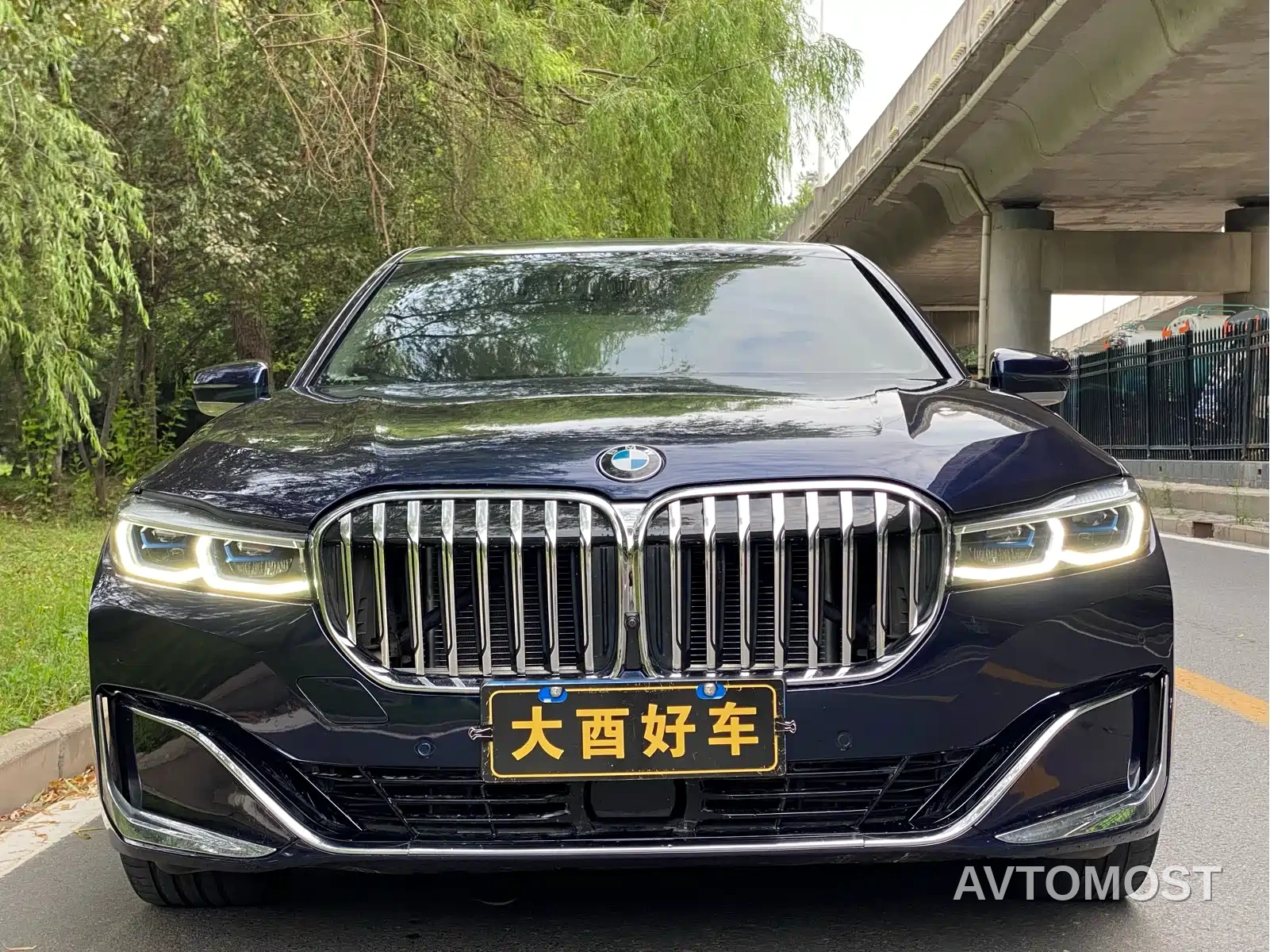 BMW 7 Series 2022 740Li xDrive Executive Luxury Package — фото 2