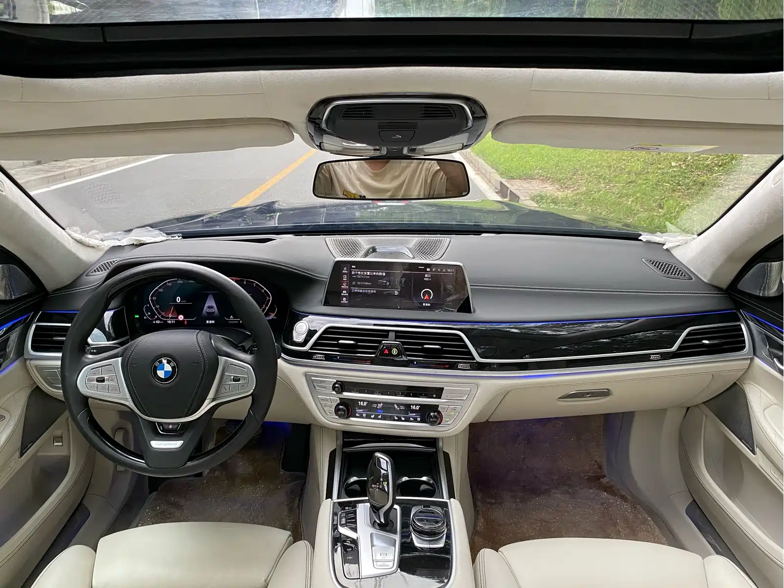 BMW 7 Series 2022 740Li xDrive Executive Luxury Package — фото 6