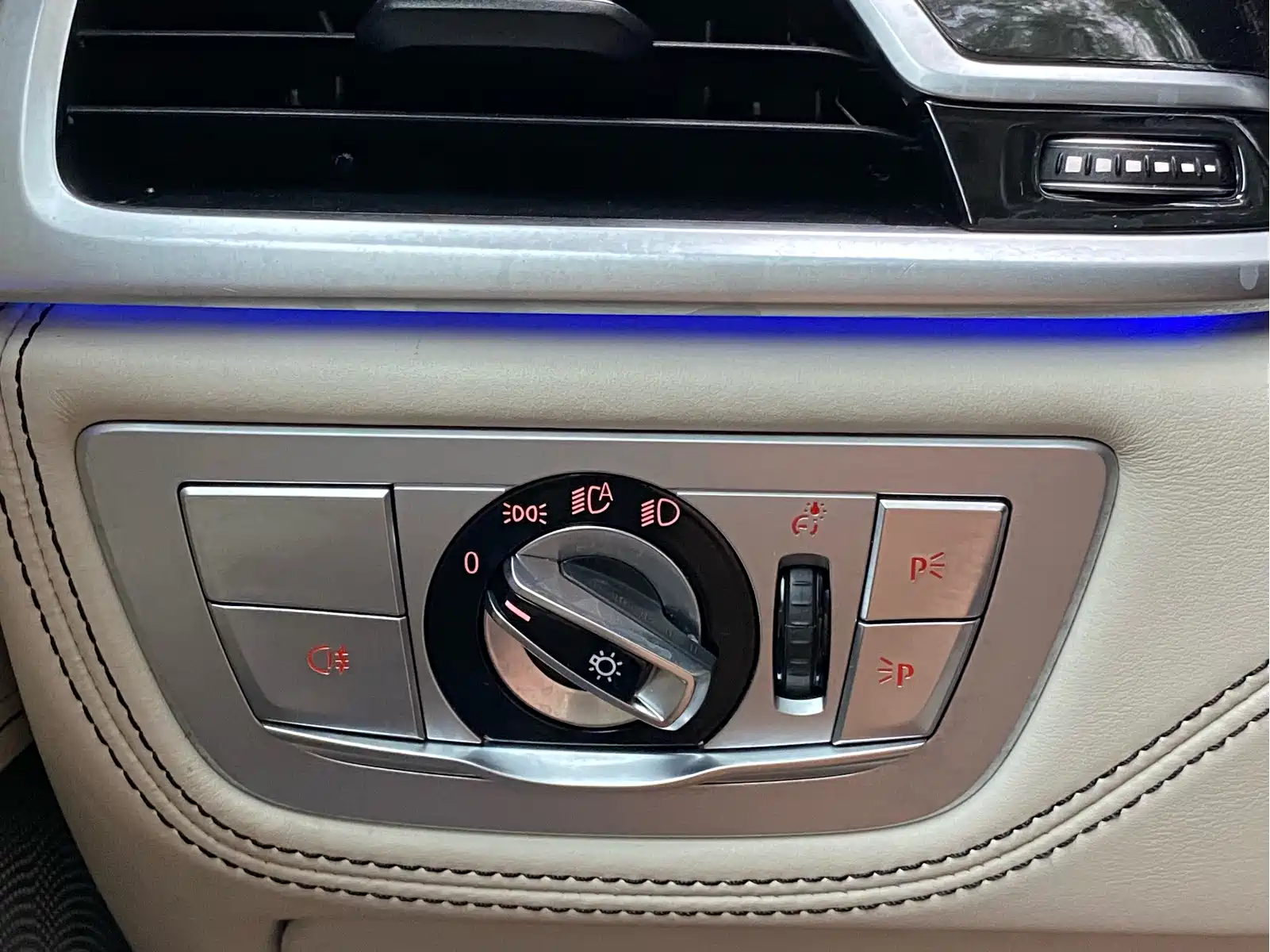 BMW 7 Series 2022 740Li xDrive Executive Luxury Package — фото 17