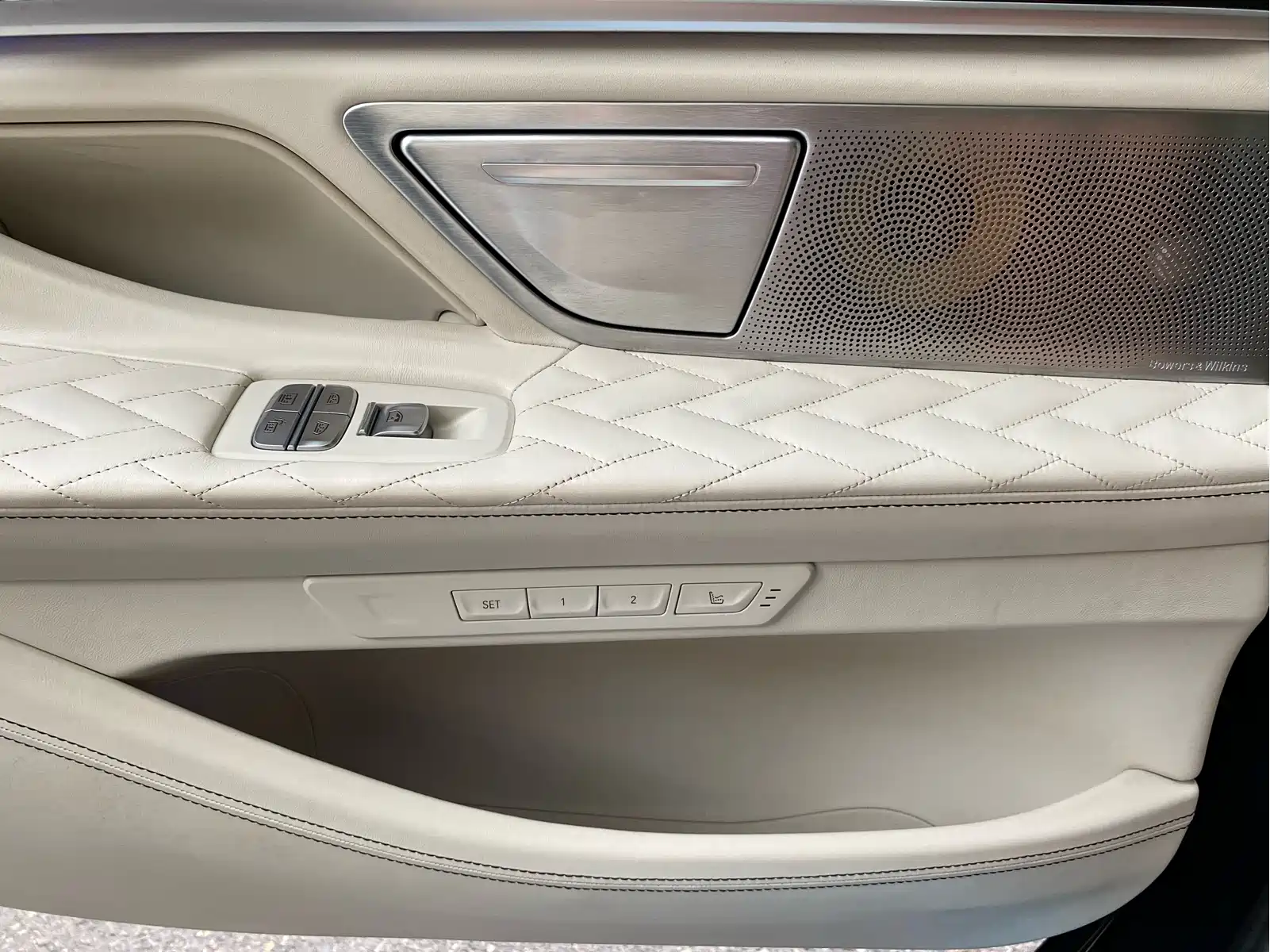 BMW 7 Series 2022 740Li xDrive Executive Luxury Package — фото 20