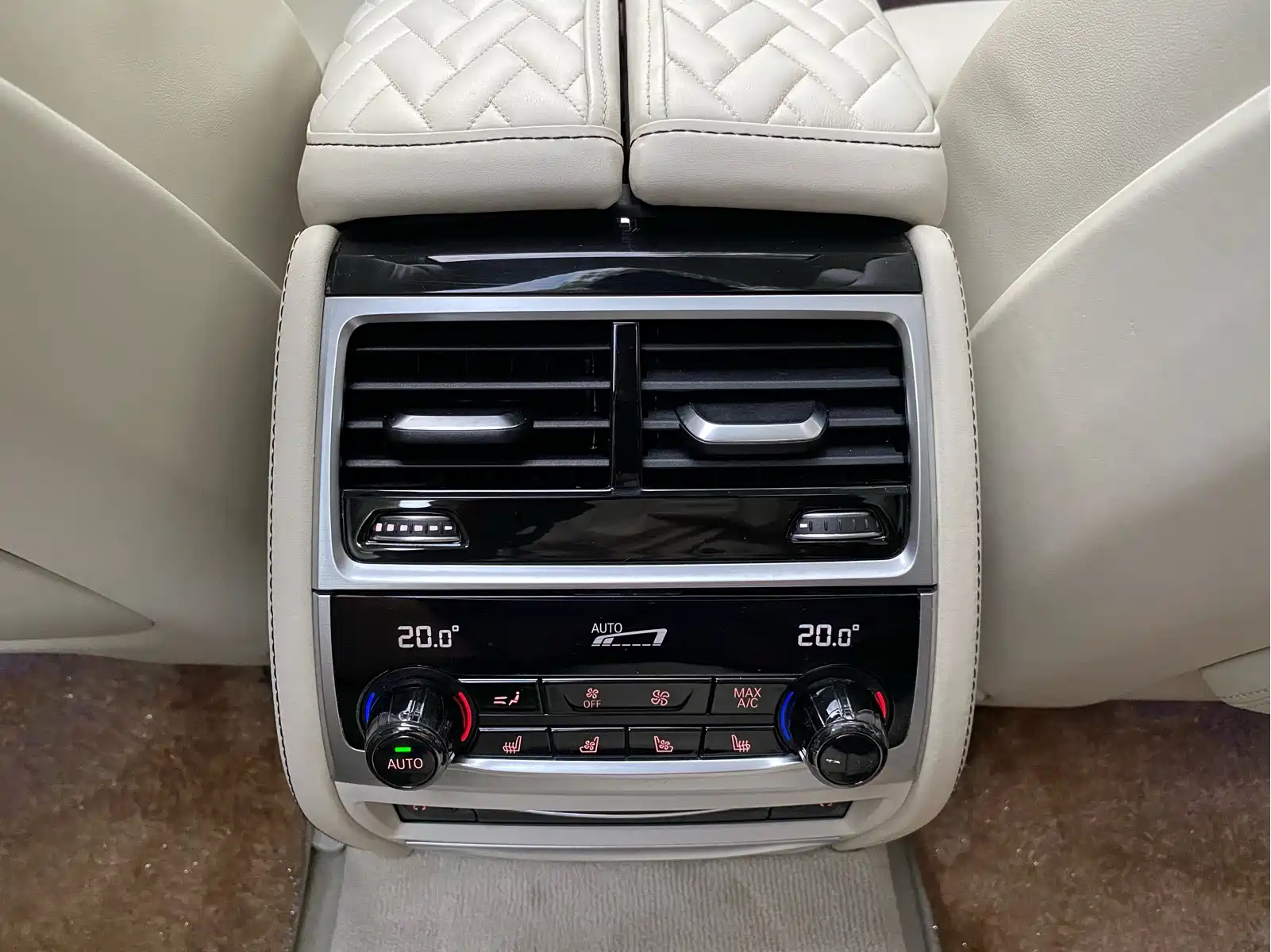 BMW 7 Series 2022 740Li xDrive Executive Luxury Package — фото 21