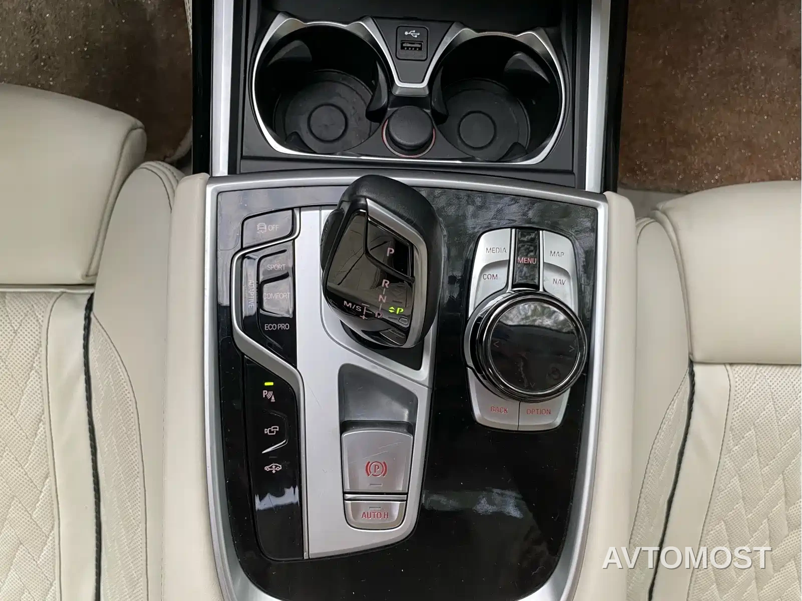 BMW 7 Series 2022 740Li xDrive Executive Luxury Package — фото 26