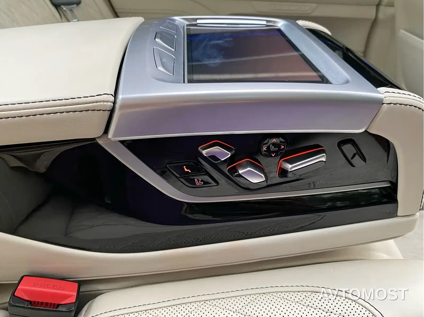 BMW 7 Series 2022 740Li xDrive Executive Luxury Package — фото 28